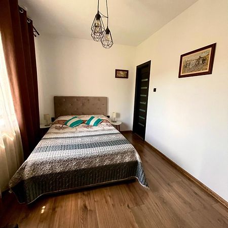 Holiday Home Esku Orşova エクステリア 写真