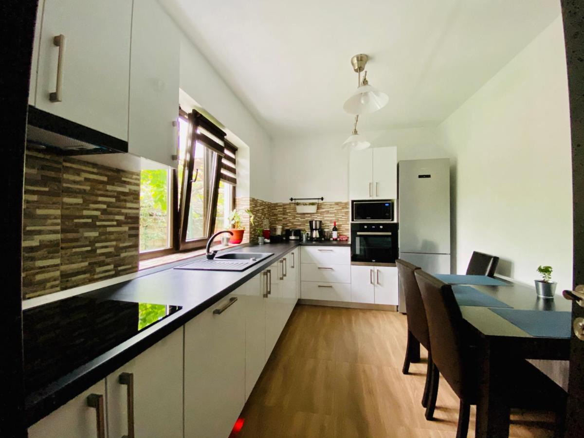 Holiday Home Esku Orşova エクステリア 写真