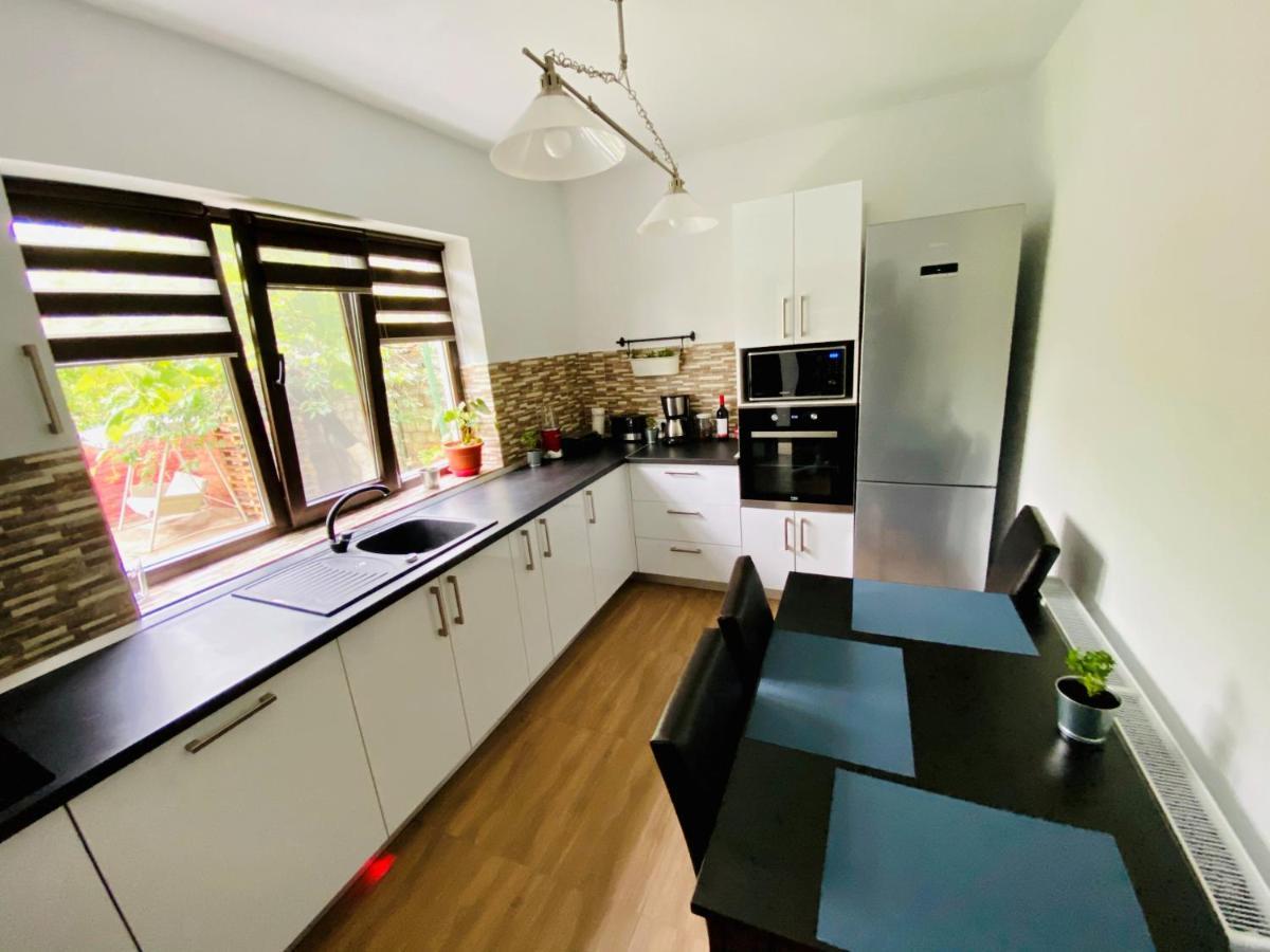 Holiday Home Esku Orşova エクステリア 写真