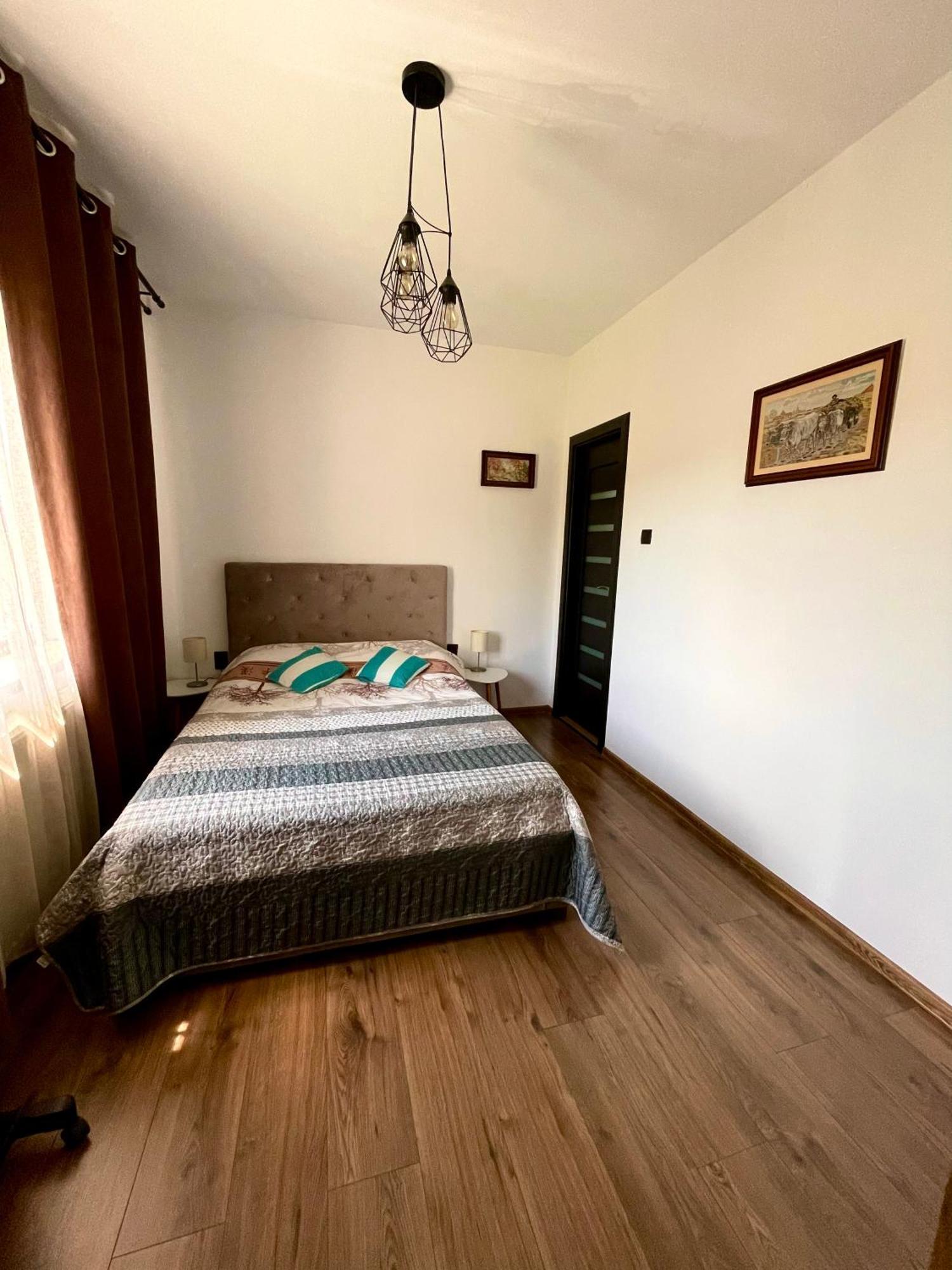 Holiday Home Esku Orşova エクステリア 写真