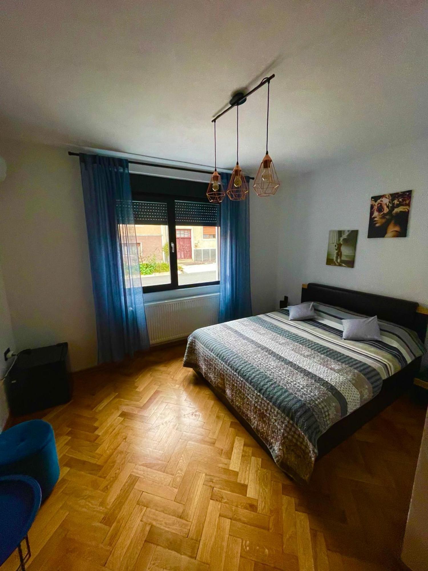 Holiday Home Esku Orşova エクステリア 写真