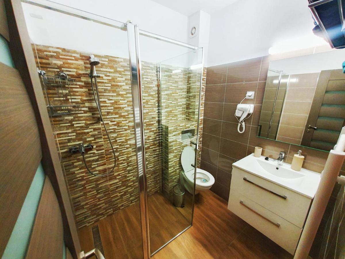 Holiday Home Esku Orşova エクステリア 写真